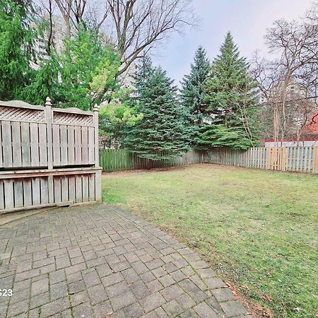 Beautiful Room At Yonge And Sheppard And North York Centre Торонто Екстер'єр фото