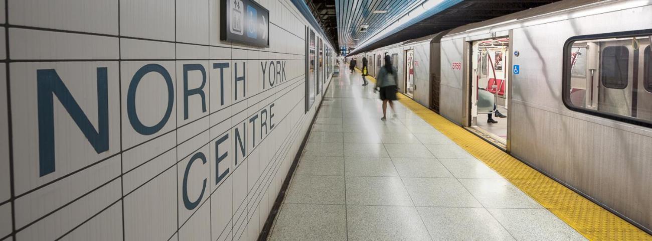 Beautiful Room At Yonge And Sheppard And North York Centre Торонто Екстер'єр фото