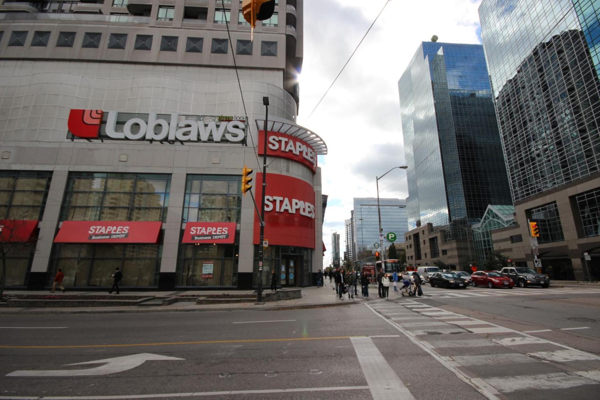 Beautiful Room At Yonge And Sheppard And North York Centre Торонто Екстер'єр фото