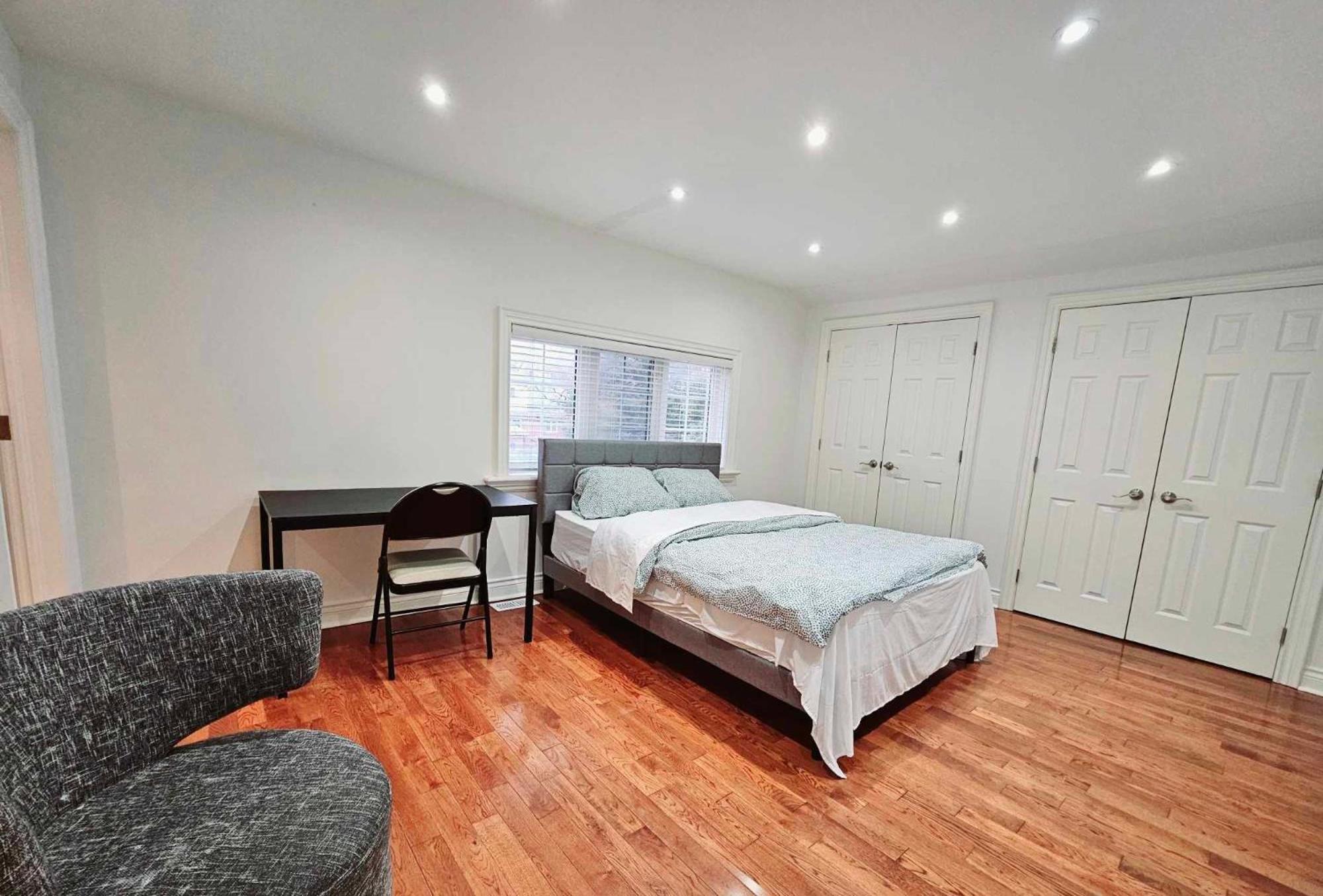 Beautiful Room At Yonge And Sheppard And North York Centre Торонто Екстер'єр фото
